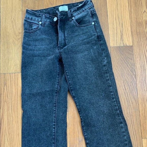 Jeans - Picture 1 of 2